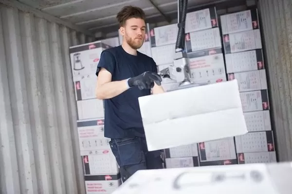 Smart container unloading